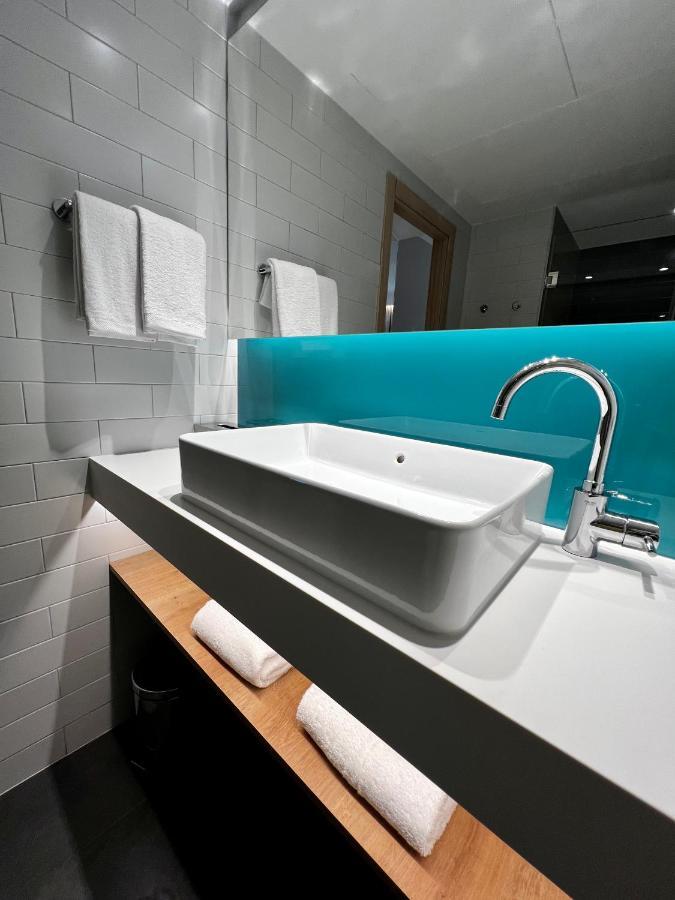 Holiday Inn Express - Madrid - Airport By Ihg Luaran gambar