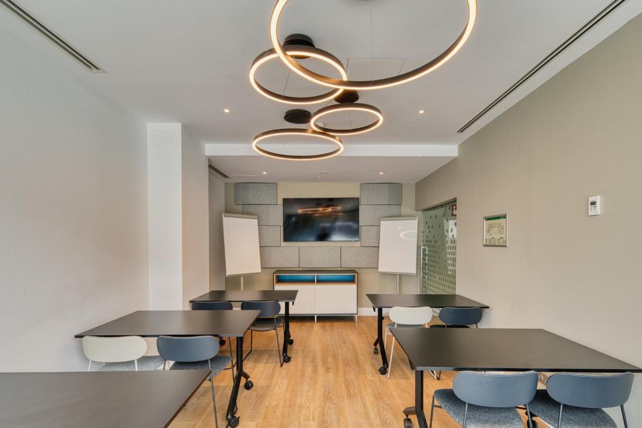 Holiday Inn Express - Madrid - Airport By Ihg Luaran gambar